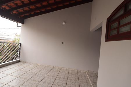 Casa à venda com 212m², 3 quartos e 2 vagas Casa à venda com 212m², 3 quartos e 2 vagasQuarto