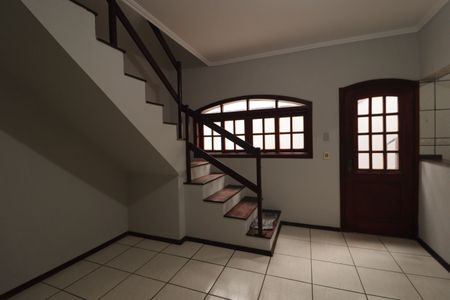 Casa à venda com 212m², 3 quartos e 2 vagas Casa à venda com 212m², 3 quartos e 2 vagasSala