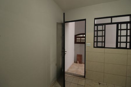 Casa à venda com 212m², 3 quartos e 2 vagas Casa à venda com 212m², 3 quartos e 2 vagasEdícula