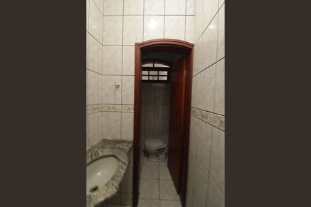 Casa à venda com 212m², 3 quartos e 2 vagas Casa à venda com 212m², 3 quartos e 2 vagasBanheiro