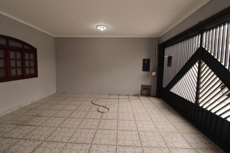 Casa à venda com 212m², 3 quartos e 2 vagas Casa à venda com 212m², 3 quartos e 2 vagasGaragem