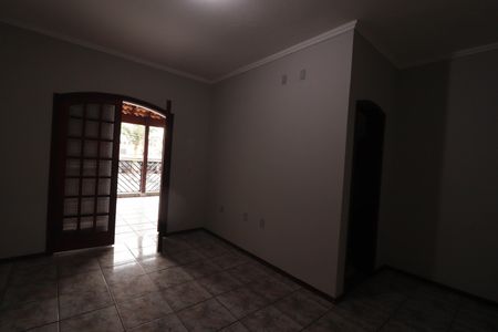 Casa à venda com 212m², 3 quartos e 2 vagas Casa à venda com 212m², 3 quartos e 2 vagasSuíte