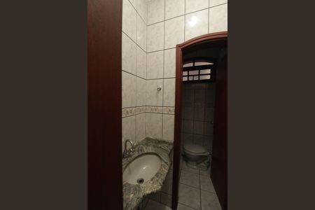 Casa à venda com 212m², 3 quartos e 2 vagas Casa à venda com 212m², 3 quartos e 2 vagasBanheiro