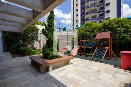 Apartamento para alugar com 206m², 3 quartos e 3 vagas Apartamento para alugar com 206m², 3 quartos e 3 vagasÁrea comum - Playground