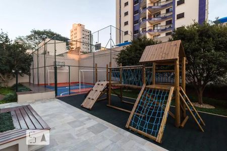 Apartamento para alugar com 206m², 3 quartos e 3 vagas Apartamento para alugar com 206m², 3 quartos e 3 vagasÁrea comum - Playground