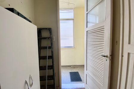 Apartamento à venda com 135m², 2 quartos e 2 vagas Apartamento à venda com 135m², 2 quartos e 2 vagasQuarto de Serviço
