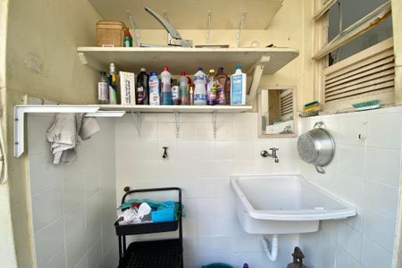Apartamento à venda com 135m², 2 quartos e 2 vagas Apartamento à venda com 135m², 2 quartos e 2 vagasÁrea de Serviço