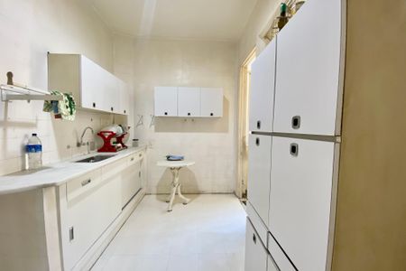 Apartamento à venda com 135m², 2 quartos e 2 vagas Apartamento à venda com 135m², 2 quartos e 2 vagasCozinha