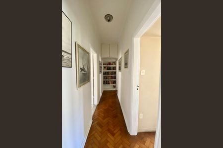 Apartamento à venda com 135m², 2 quartos e 2 vagas Apartamento à venda com 135m², 2 quartos e 2 vagasCorredor