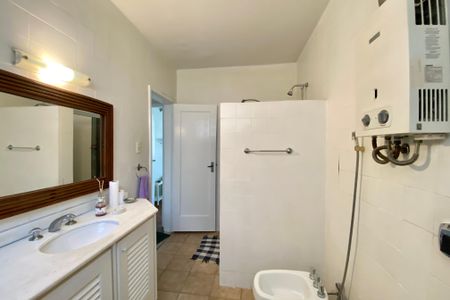 Apartamento à venda com 135m², 2 quartos e 2 vagas Apartamento à venda com 135m², 2 quartos e 2 vagasBanheiro