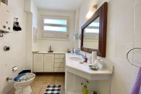 Apartamento à venda com 135m², 2 quartos e 2 vagas Apartamento à venda com 135m², 2 quartos e 2 vagasBanheiro