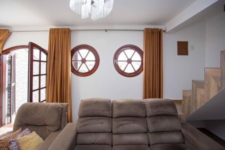 Sala  de casa à venda com 4 quartos, 210m² em Piraporinha, Diadema