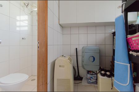 Casa à venda com 235m², 6 quartos e 2 vagas Casa à venda com 235m², 6 quartos e 2 vagasÁrea de Serviço