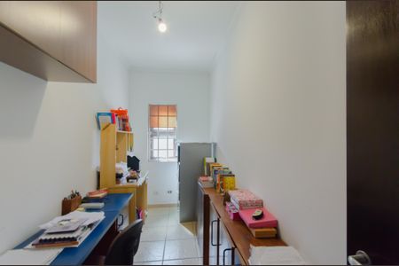 Casa à venda com 235m², 6 quartos e 2 vagas Casa à venda com 235m², 6 quartos e 2 vagasQuarto 4