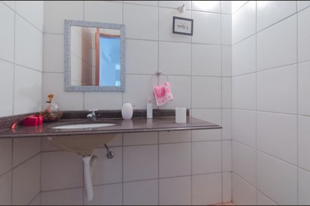 Casa à venda com 235m², 6 quartos e 2 vagas Casa à venda com 235m², 6 quartos e 2 vagasBanheiro 3