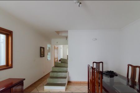 Casa à venda com 235m², 6 quartos e 2 vagas Casa à venda com 235m², 6 quartos e 2 vagasCopa