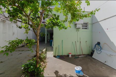 Casa à venda com 235m², 6 quartos e 2 vagas Casa à venda com 235m², 6 quartos e 2 vagasQuintal