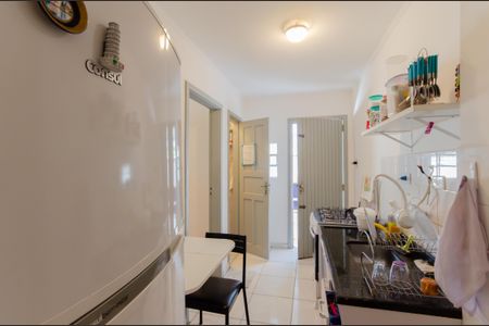 Casa à venda com 235m², 6 quartos e 2 vagas Casa à venda com 235m², 6 quartos e 2 vagasCozinha Casa 2