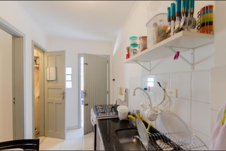 Casa à venda com 235m², 6 quartos e 2 vagas Casa à venda com 235m², 6 quartos e 2 vagasCozinha Casa 2