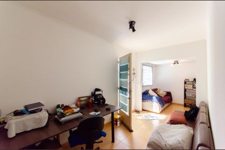 Casa à venda com 235m², 6 quartos e 2 vagas Casa à venda com 235m², 6 quartos e 2 vagasSala Casa 2