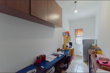 Casa à venda com 235m², 6 quartos e 2 vagas Casa à venda com 235m², 6 quartos e 2 vagasQuarto 4