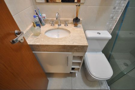 Banheiro da Suíte 1 de casa de condomínio à venda com 2 quartos, 90m² em Jardim Brasil (zona Norte), São Paulo