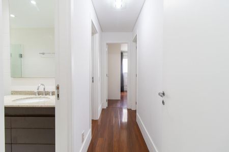 Apartamento para alugar com 143m², 3 quartos e 2 vagas Apartamento para alugar com 143m², 3 quartos e 2 vagasCorredor