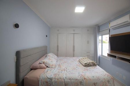 Casa à venda com 100m², 3 quartos e 2 vagas Casa à venda com 100m², 3 quartos e 2 vagasSuíte