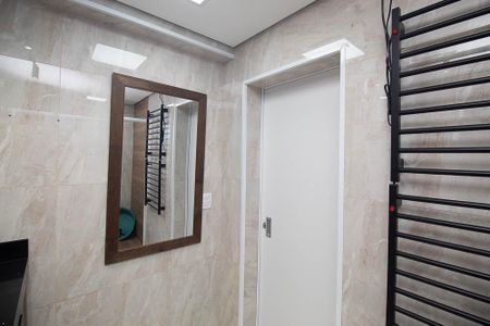 Casa à venda com 100m², 3 quartos e 2 vagas Casa à venda com 100m², 3 quartos e 2 vagasBanheiro da Suíte