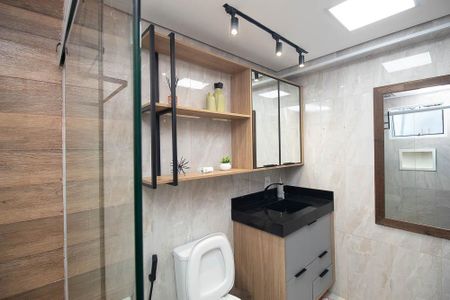 Casa à venda com 100m², 3 quartos e 2 vagas Casa à venda com 100m², 3 quartos e 2 vagasBanheiro da Suíte