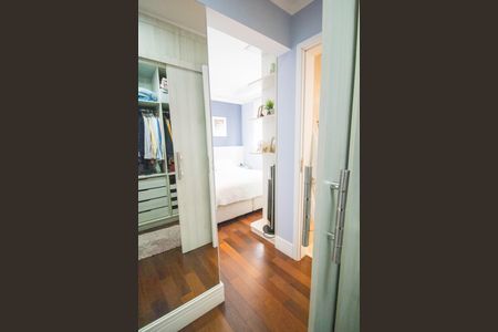 Apartamento à venda com 117m², 3 quartos e 2 vagas Apartamento à venda com 117m², 3 quartos e 2 vagasCloset