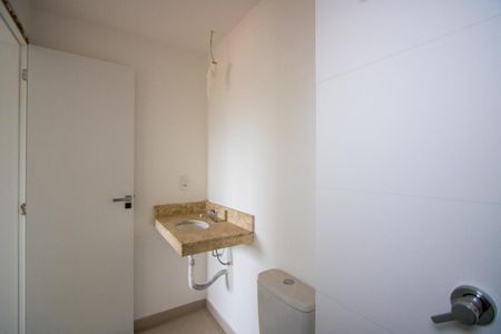 Apartamento à venda com 104m², 3 quartos e 2 vagasBanheiro do quarto 1