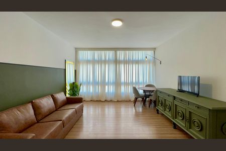 Apartamento à venda com 117m², 2 quartos e sem vagaSala