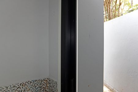 Casa de condomínio para alugar com 200m², 3 quartos e 10 vagasBanheiro da Área Externa