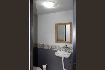 Casa de condomínio para alugar com 200m², 3 quartos e 10 vagasBanheiro da Área Externa