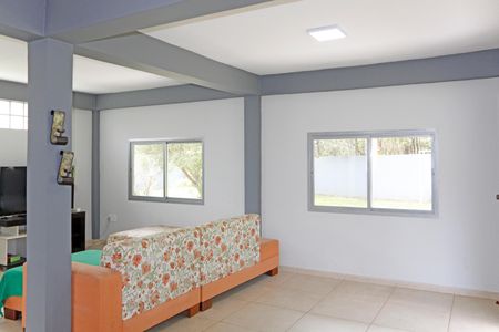 Casa de condomínio para alugar com 200m², 3 quartos e 10 vagasSala