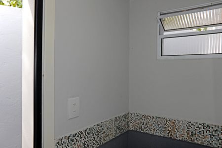 Casa de condomínio para alugar com 200m², 3 quartos e 10 vagasBanheiro da Área Externa