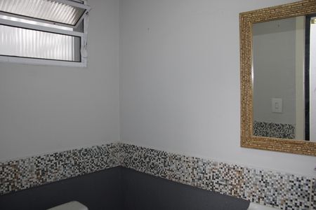 Casa de condomínio para alugar com 200m², 3 quartos e 10 vagasBanheiro da Área Externa