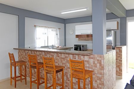 Casa de condomínio para alugar com 200m², 3 quartos e 10 vagasSala