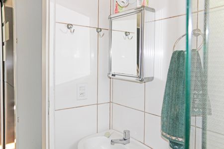 Casa de condomínio para alugar com 200m², 3 quartos e 10 vagasEdícula