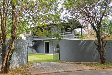 Casa de condomínio para alugar com 200m², 3 quartos e 10 vagasFachada