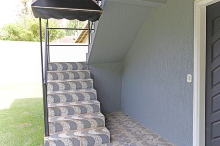 Casa de condomínio para alugar com 200m², 3 quartos e 10 vagasEscada