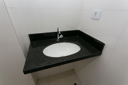 Apartamento à venda com 35m², 2 quartos e sem vaga Apartamento à venda com 35m², 2 quartos e sem vagaBanheiro Social