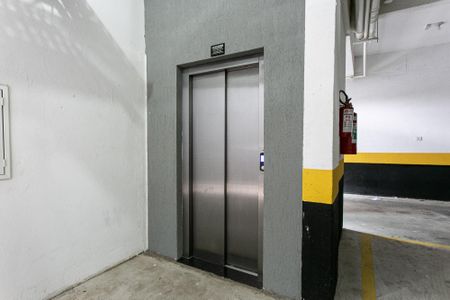 Apartamento à venda com 35m², 2 quartos e sem vaga Apartamento à venda com 35m², 2 quartos e sem vagaÁrea Comum - Elevador