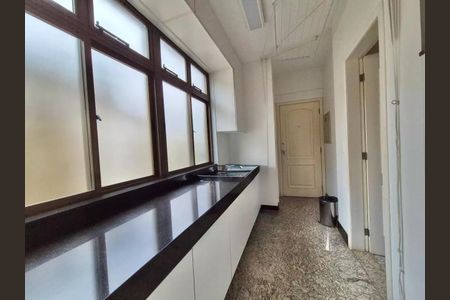 Apartamento à venda com 152m², 4 quartos e 3 vagas Apartamento à venda com 152m², 4 quartos e 3 vagasÁrea de Serviço