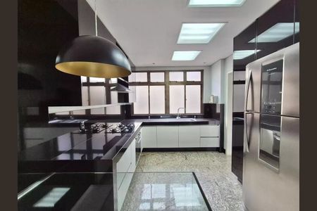 Apartamento à venda com 152m², 4 quartos e 3 vagas Apartamento à venda com 152m², 4 quartos e 3 vagasCozinha