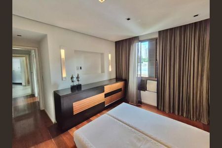 Apartamento à venda com 152m², 4 quartos e 3 vagas Apartamento à venda com 152m², 4 quartos e 3 vagasSuíte