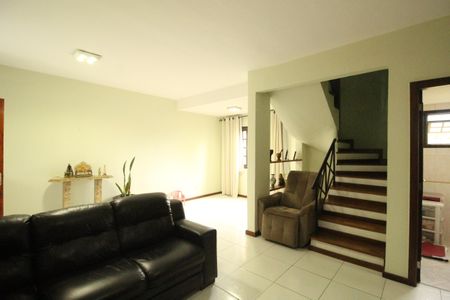 Sala de casa de condomínio para alugar com 3 quartos, 121m² em Pechincha, Rio de Janeiro