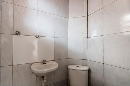 Banheiro de casa para alugar com 1 quarto, 35m² em Vila Santa Teresa, São Paulo