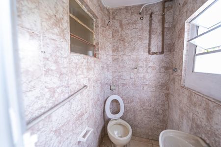 Banheiro de casa para alugar com 1 quarto, 35m² em Vila Santa Teresa, São Paulo